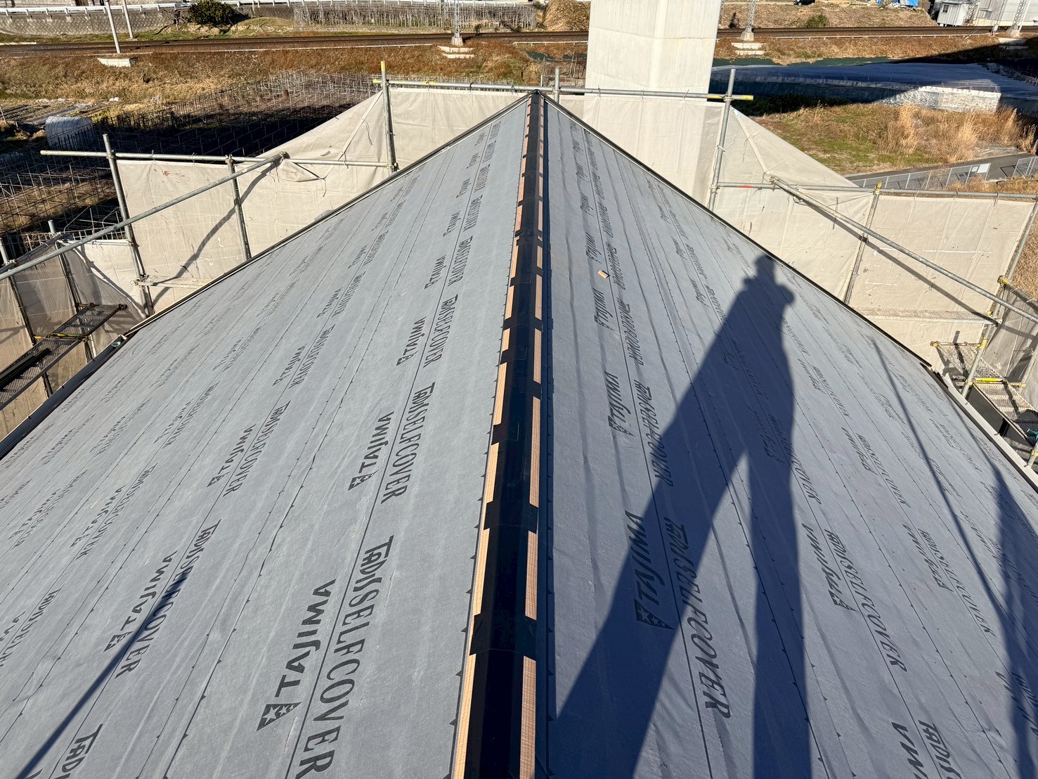 屋根カバー工事