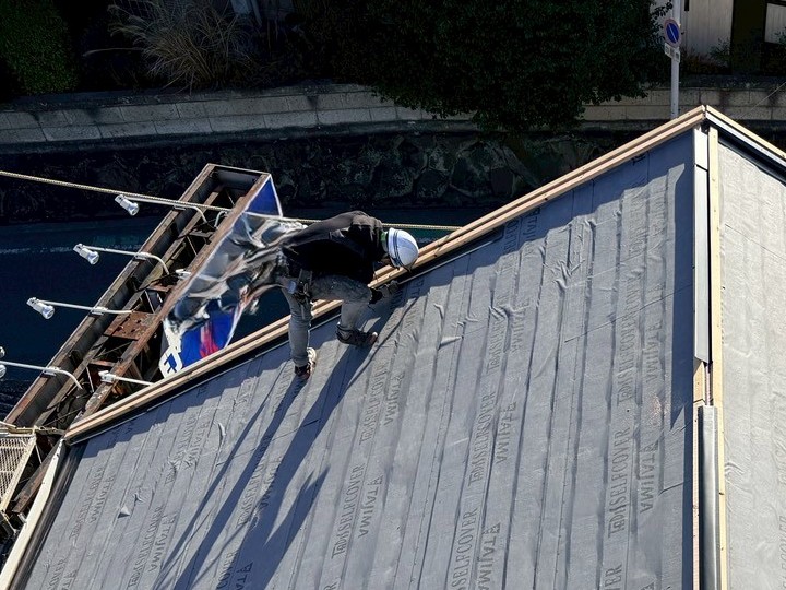 屋根カバー工事