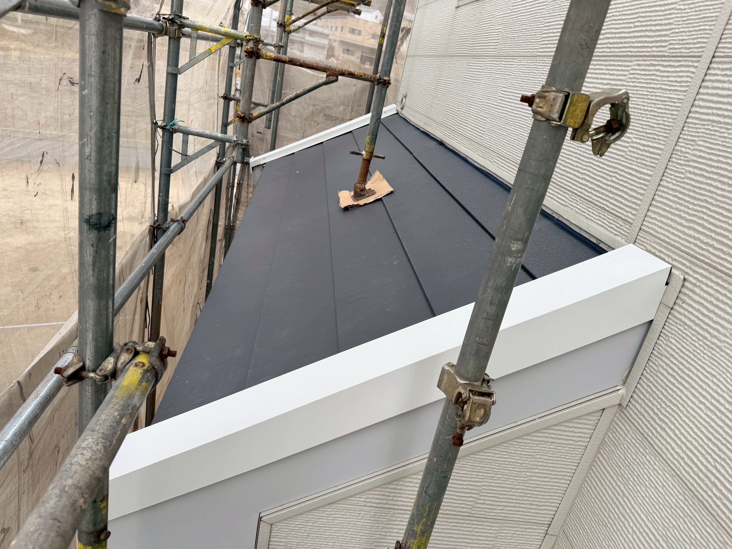 屋根カバー工事