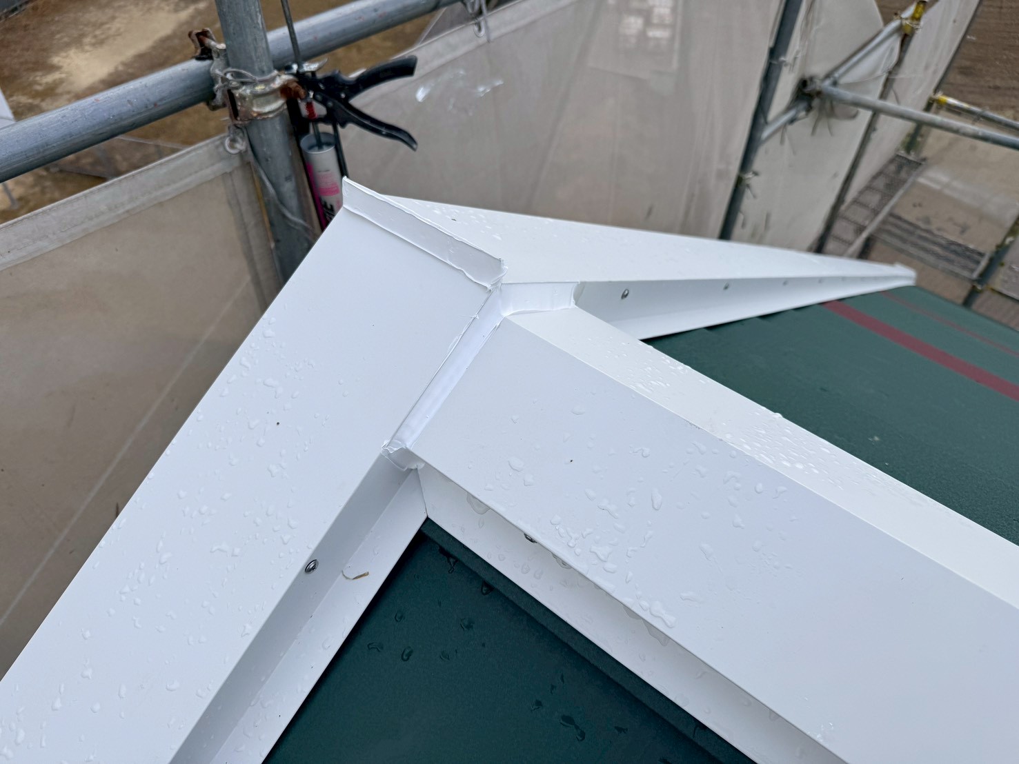 屋根カバー工事