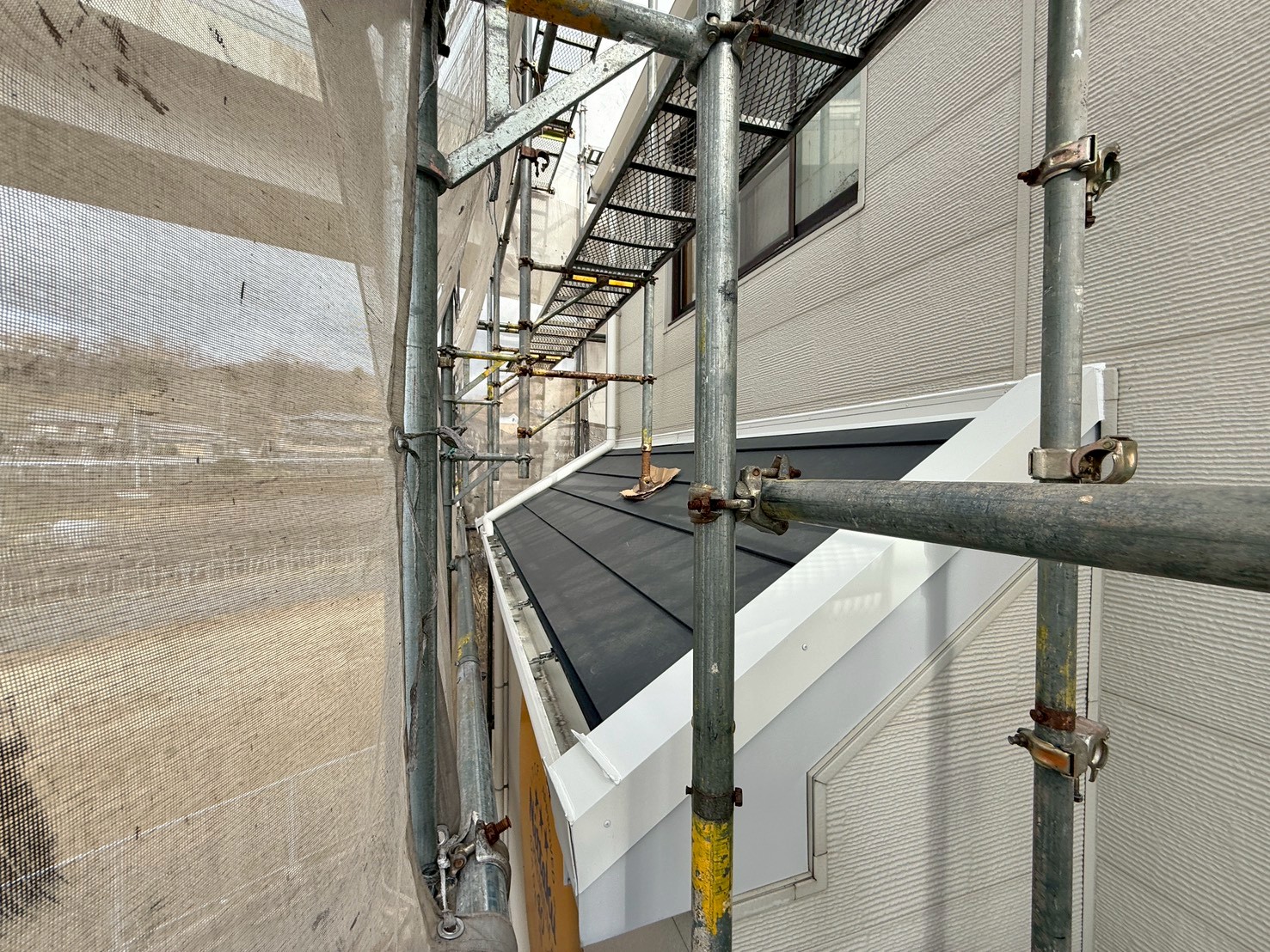 屋根カバー工事