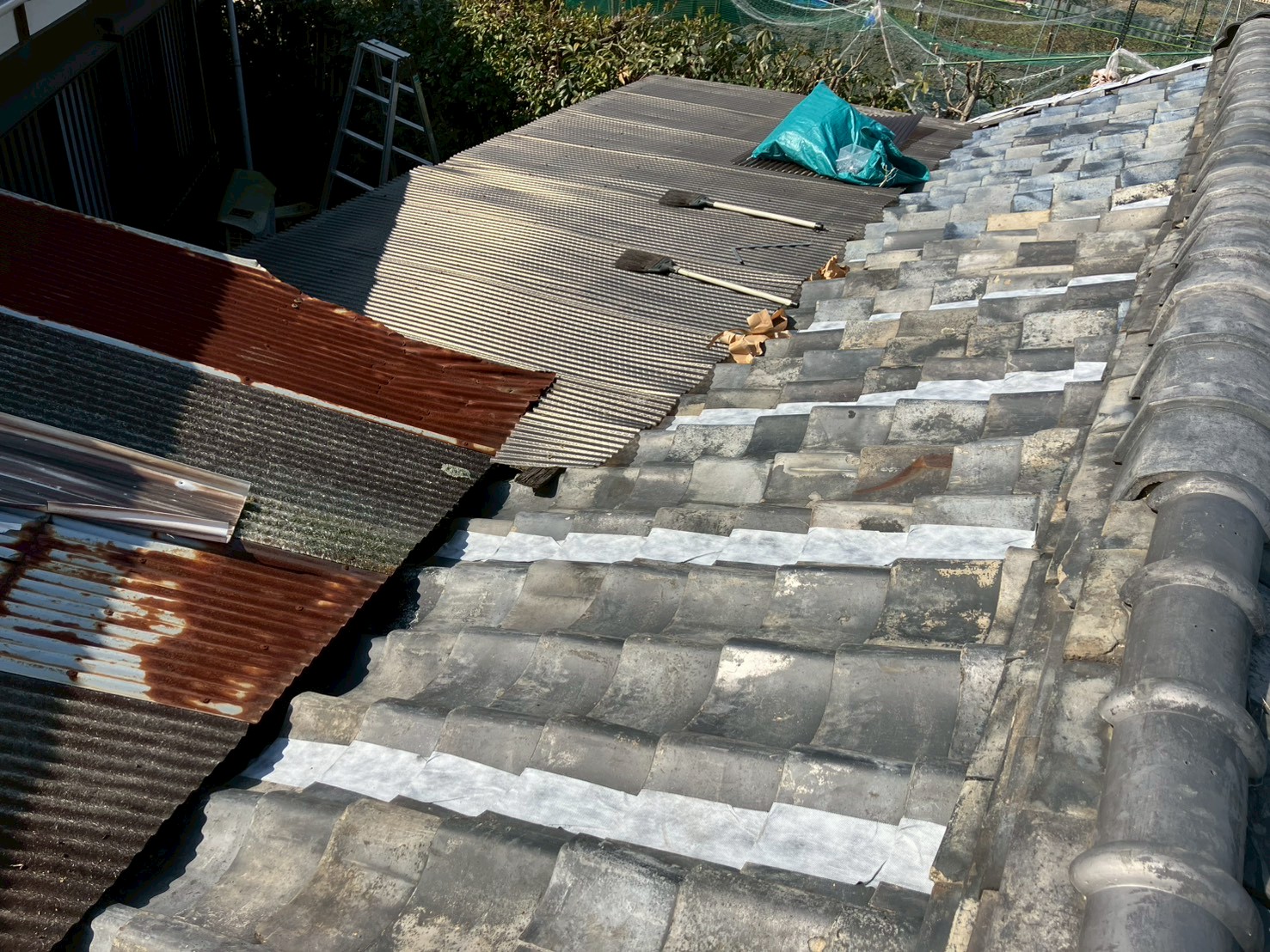 屋根粘着ゴムアス2重張り工事