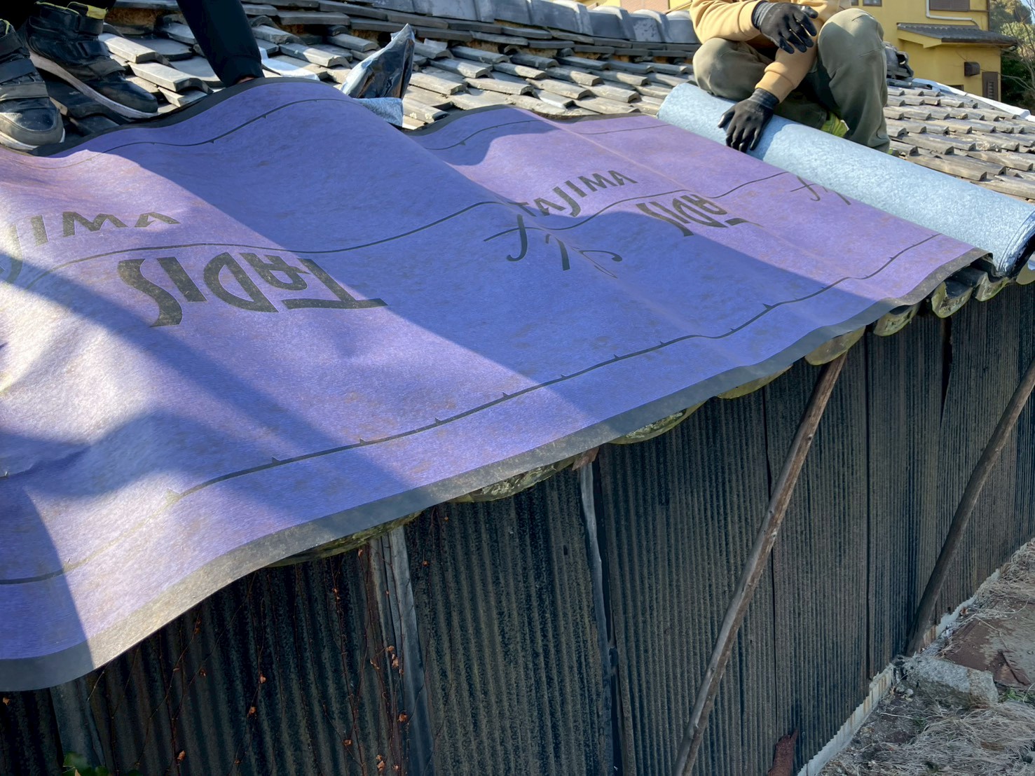 屋根粘着ゴムアス2重張り工事