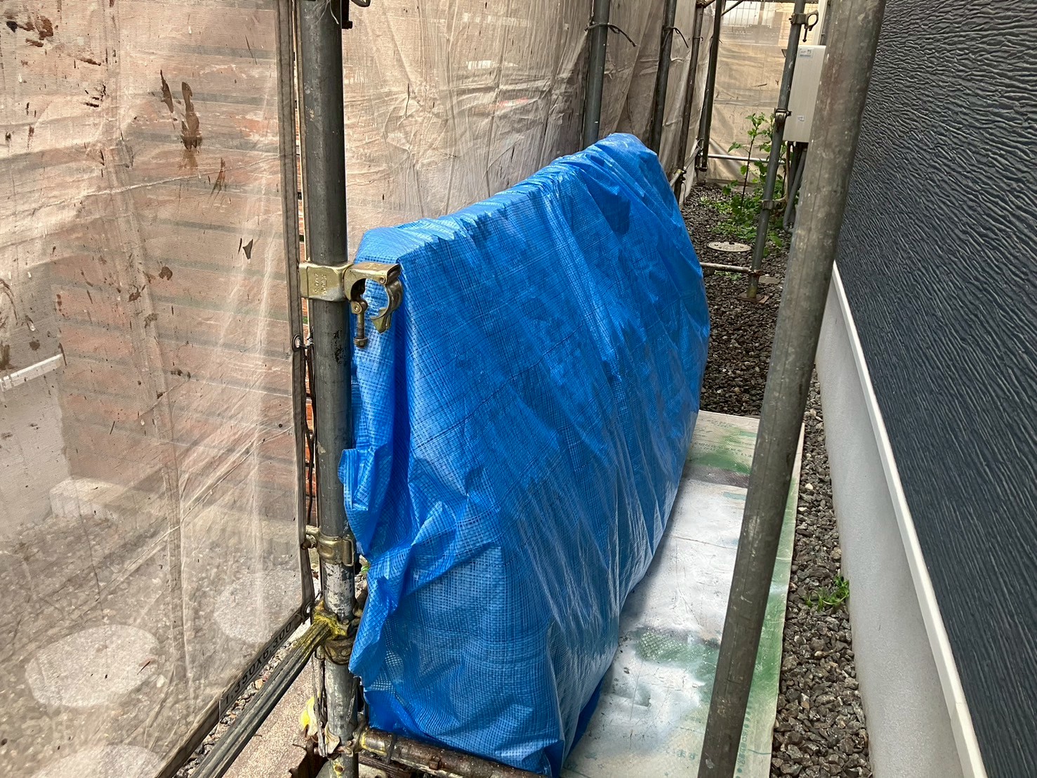 目隠し格子脱着作業