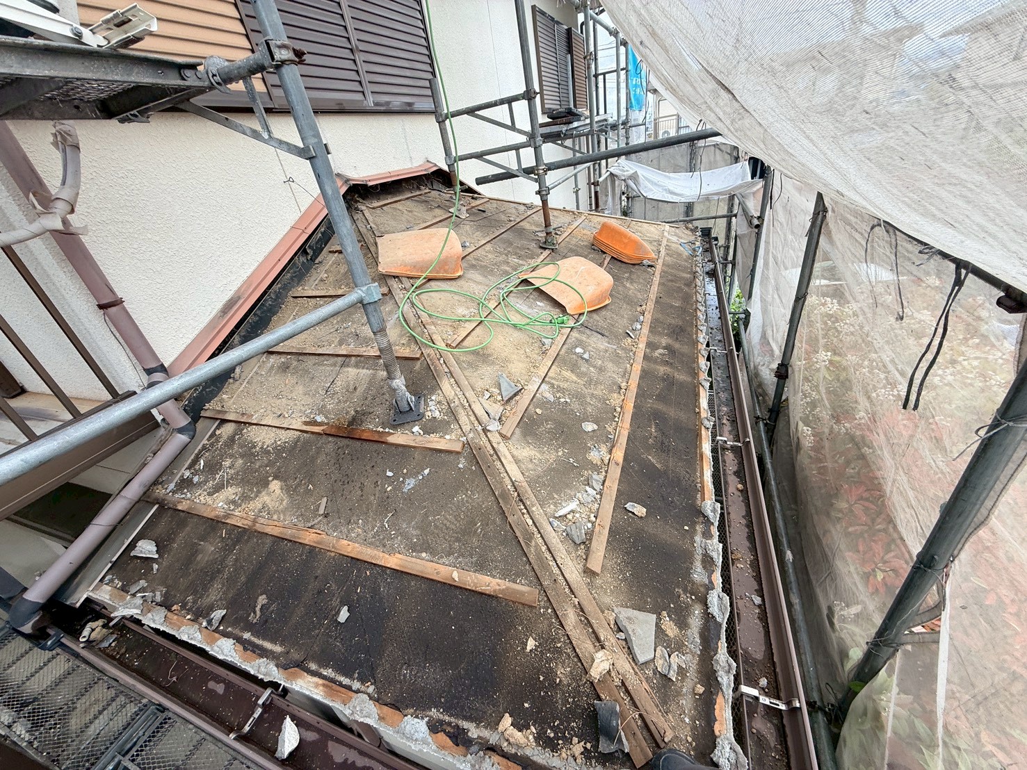 屋根葺き替え工事