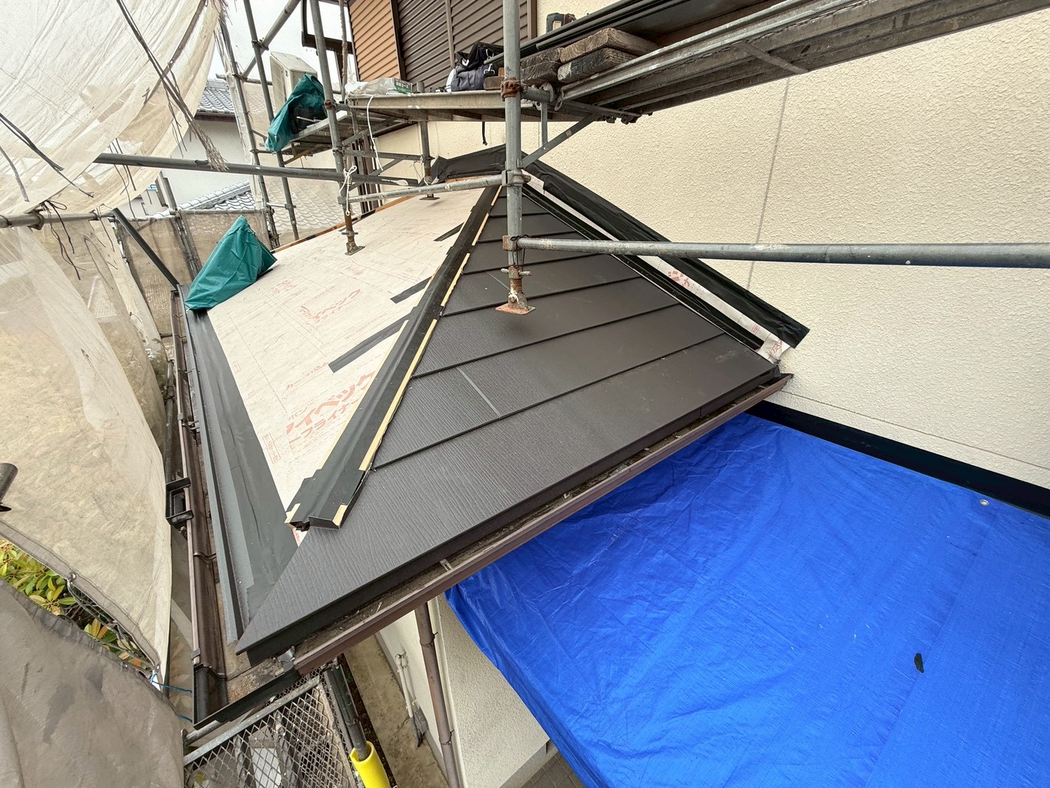 屋根葺き替え工事