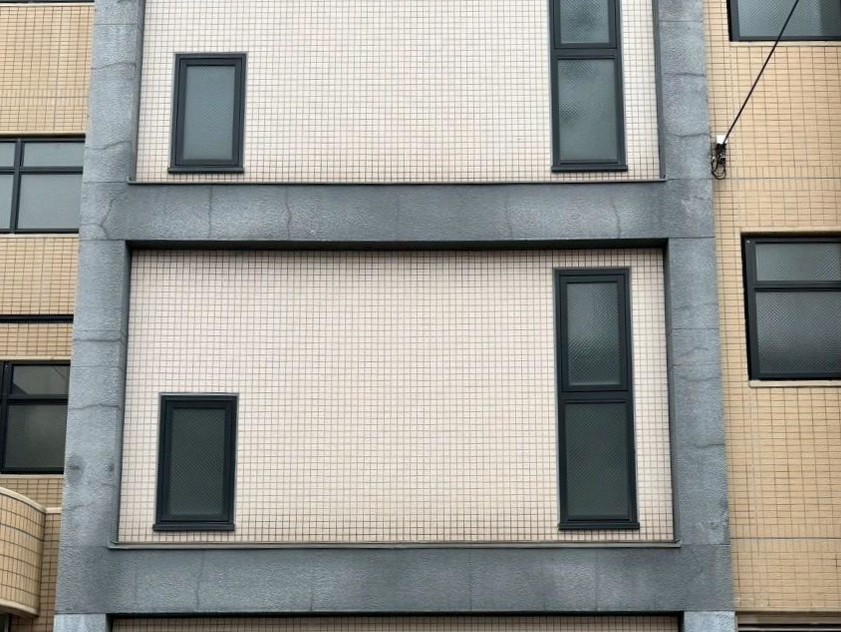 タイル部分金属サイディング張り工事