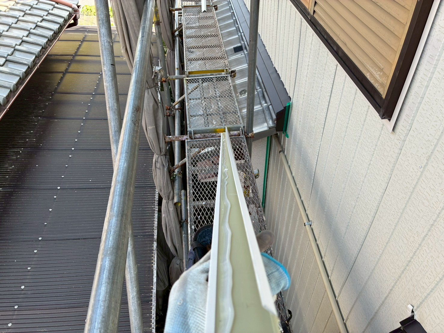 壁プリント鋼板カバー工事