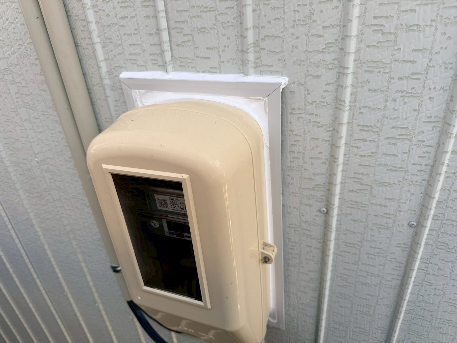 壁プリント鋼板カバー工事