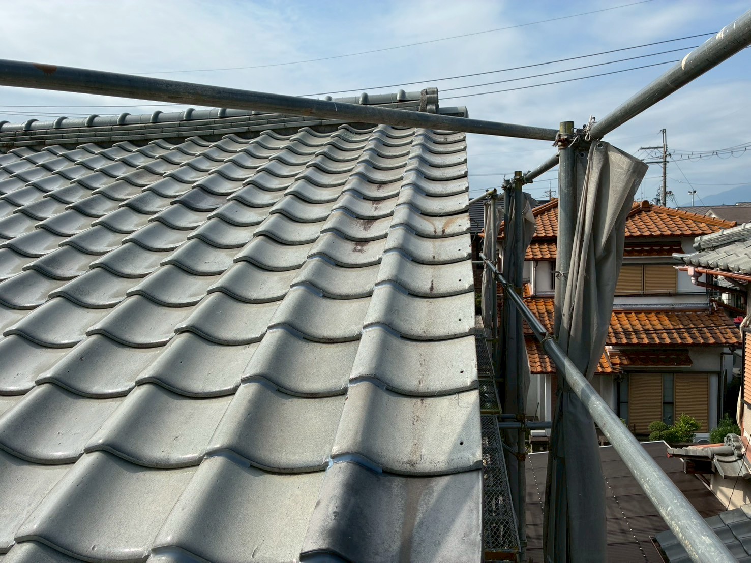 北西カド大屋根瓦ズレ戻し及びラバーロック工法