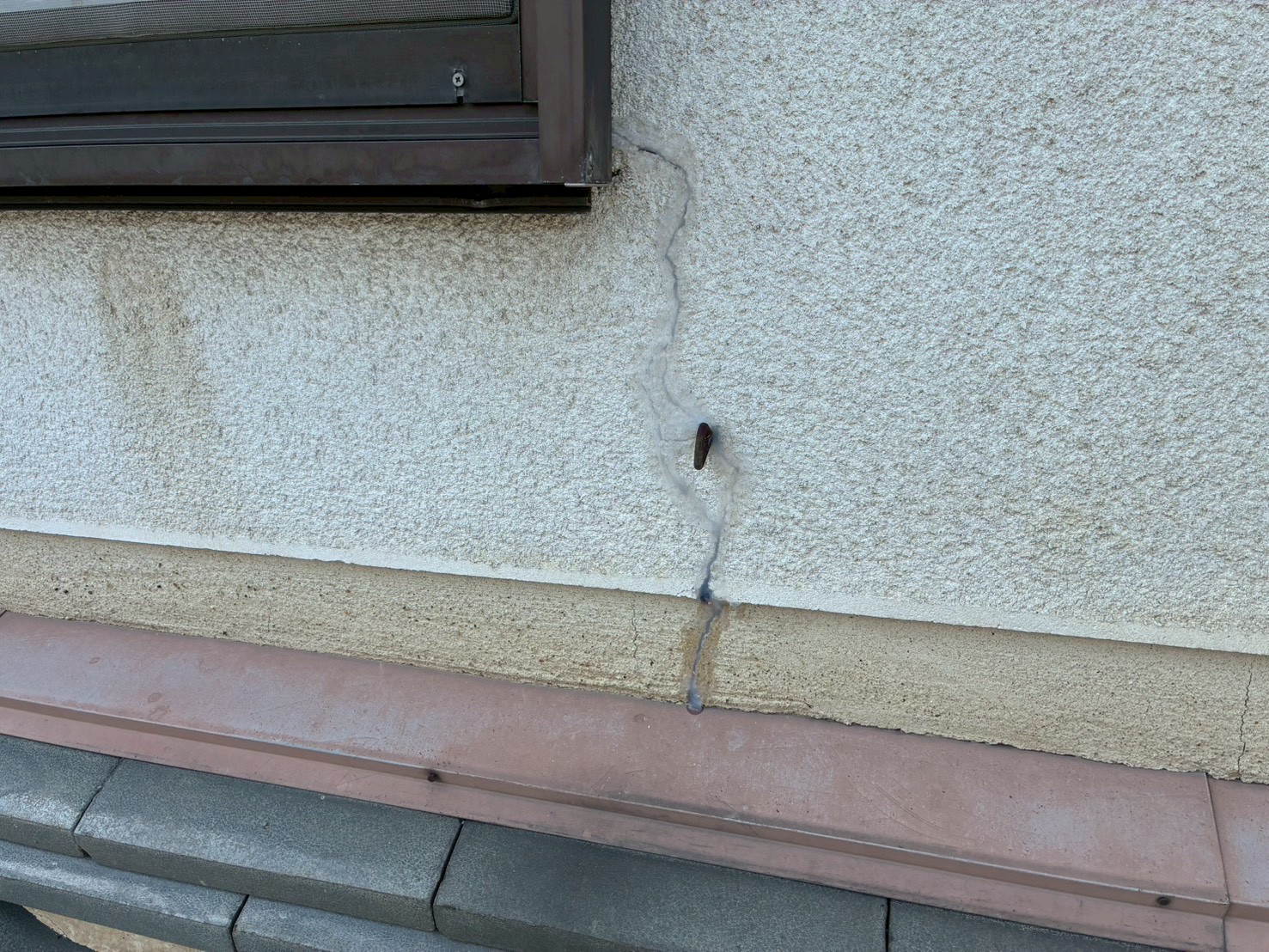 壁各所亀裂シリコンシール工事