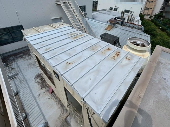 コンテナ屋根工事