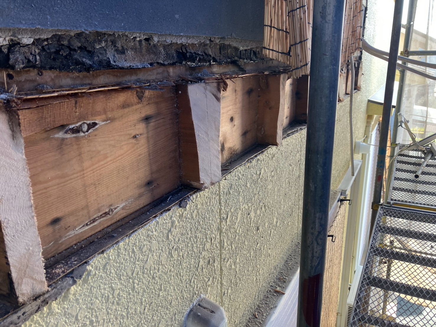 ベランダ解体工事