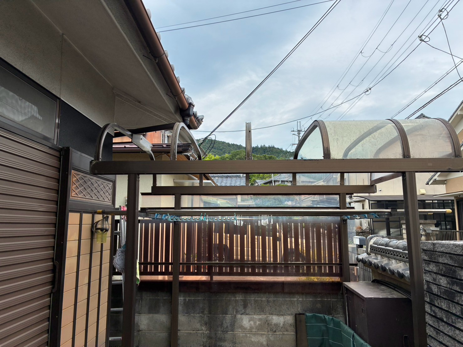 ポリカ屋根部分脱着工事