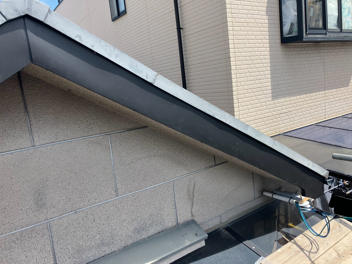 破風板板金製作及び取り付け工事