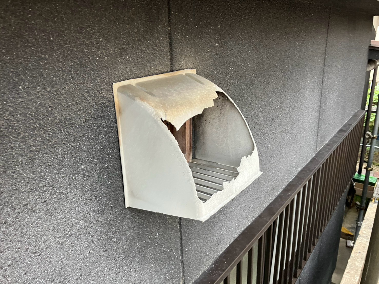 換気フード取り換え