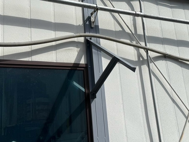 庇取り付け工事