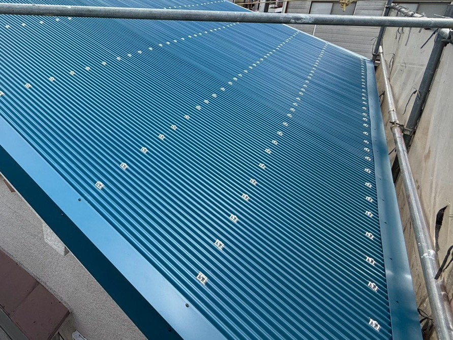 屋根カバー工事
