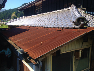 波板屋根補修工事