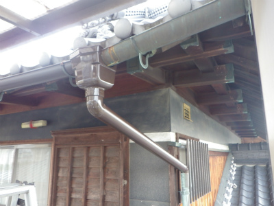 樋架け替え工事