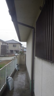 樋架け替え工事