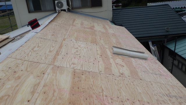 屋根カバー工事
