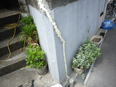 外塀クラック補修工事