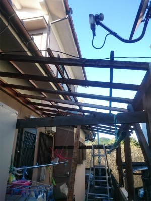 ポリカ屋根張替え工事