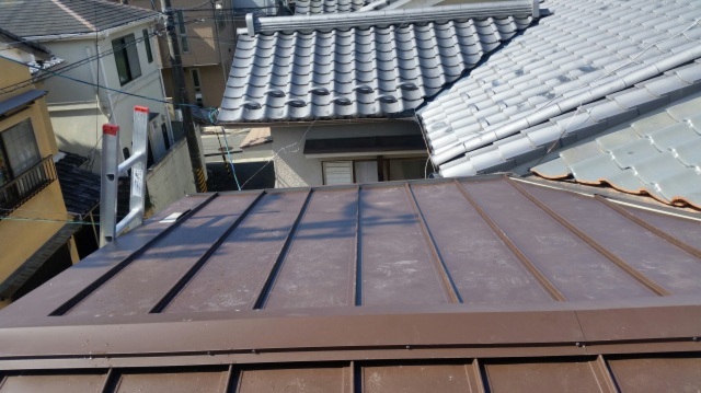 タテヒラ葺き替え工事