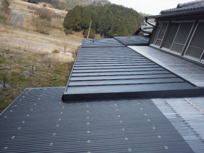 屋根カバー工事