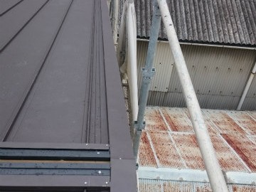 屋根カバー工事
