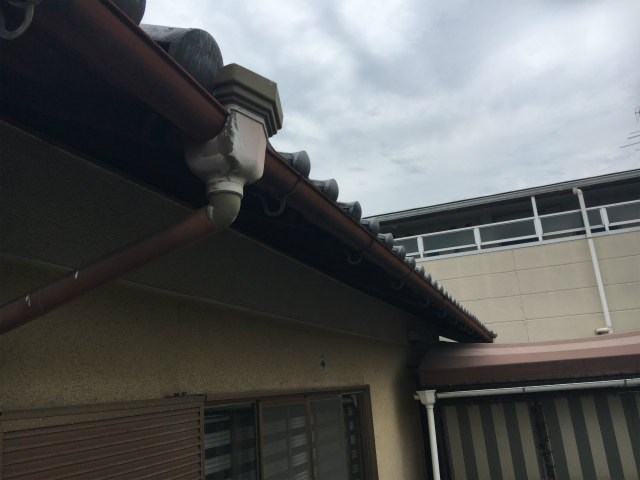 樋掛け替え工事