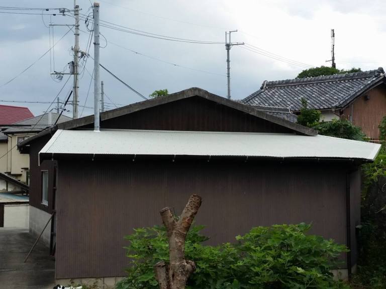 屋根カバー工事（ガルバリュウム波板）