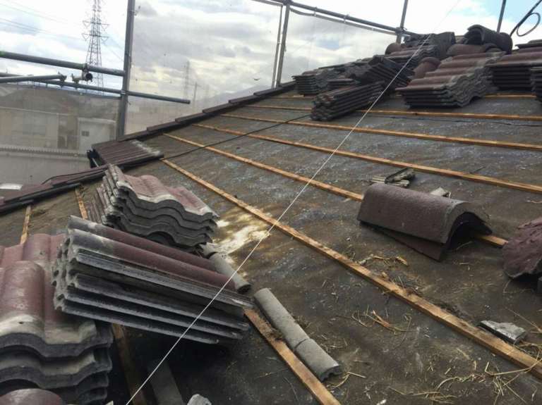 屋根葺き替え工事（平板瓦）