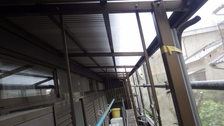 ポリカ屋根張替工事