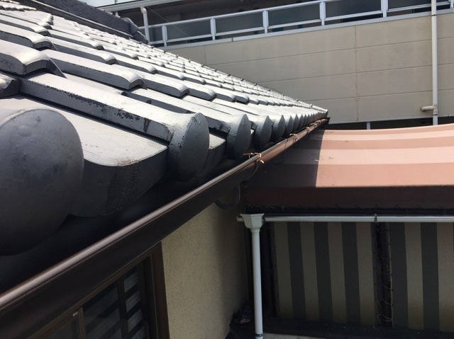 樋掛け替え工事