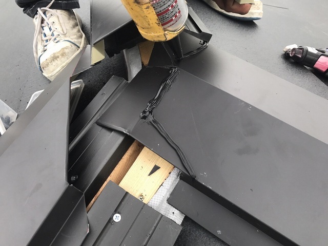 屋根カバー工事