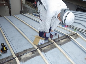 屋根カバー工事