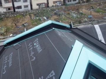 屋根カバー工事