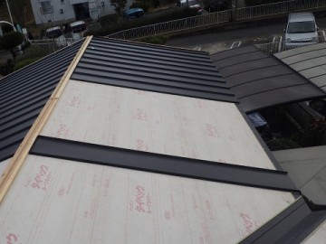 タテヒラ葺き替え工事