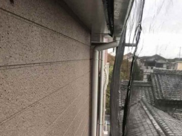 樋掛け替え工事