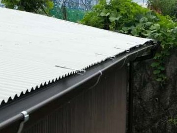 屋根カバー工事（ガルバリュウム波板）