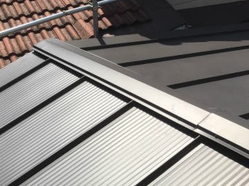 屋根カバー工事