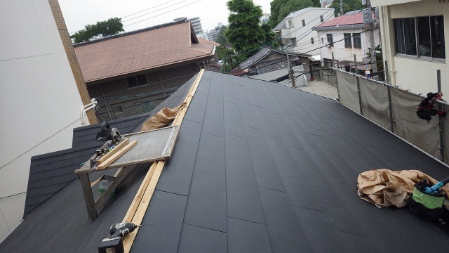 屋根カバー工事