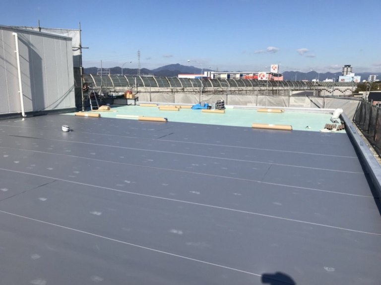 塩ビシート防水工事（絶縁機械固定）